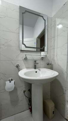APPARTEMENT MEUBLE A OUEST FOIRE image 12