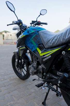 Moto 200 image 4