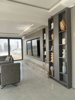 F5 de 352 m² à louer au point e avec les meubles image 1