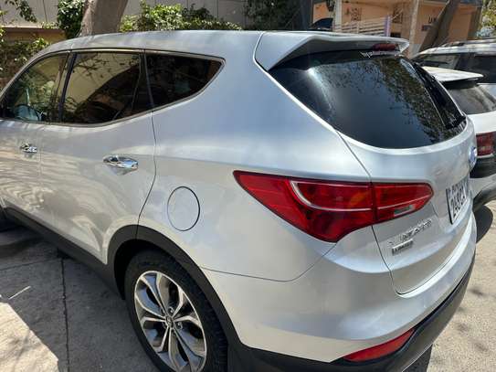 Hyundai Santafe 2014 image 3
