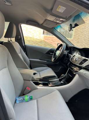 Honda Accord image 5