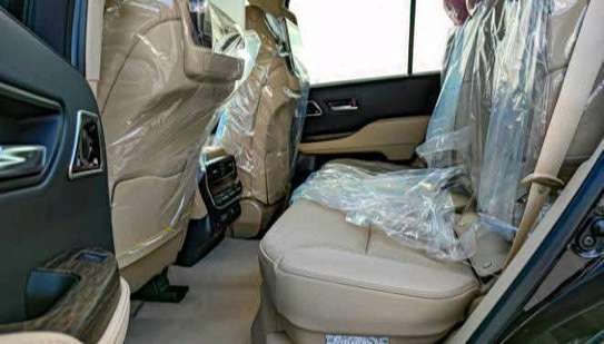 Toyota land cruiser vxr image 4