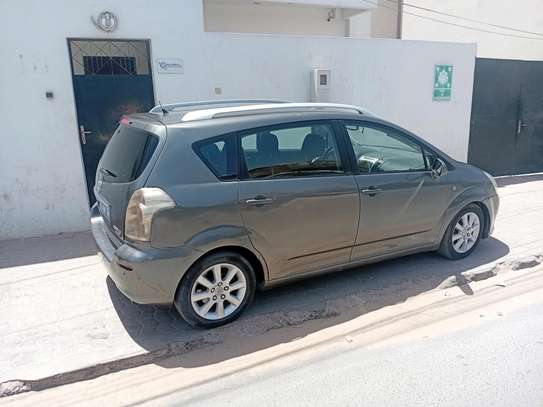 Toyota 7 places diesel image 4