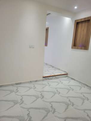 Trois chambres à louer par mois image 5