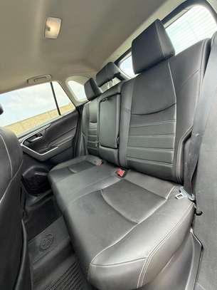 Toyota rav 4 année 2024 image 9