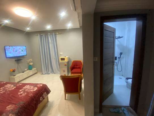 Chambre sdb avec spot lumineux meublee image 9