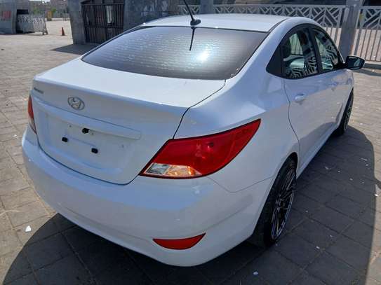 Vente Hyundai Accent 2017 image 13