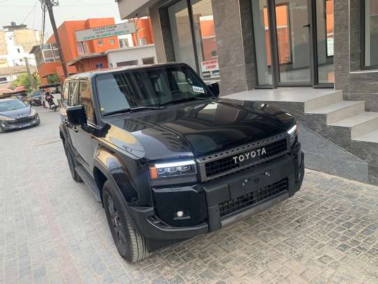 Toyota land cruiser 2025 image 3
