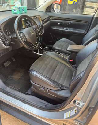 MITSUBISHI Outlander 2019 image 6