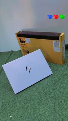 HP EliteBook 8 G1a – 16” image 3