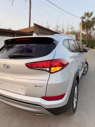 Hyundai tucson image 5
