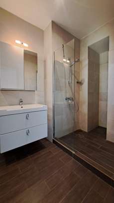 APPARTEMENT F4 A LOUER A NGOR image 8