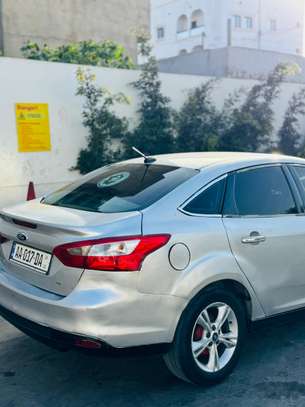 Ford Focus SE image 4