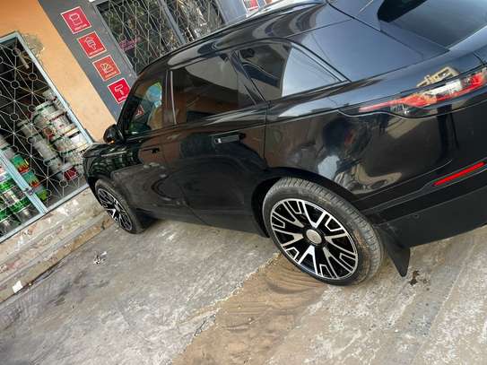 Range rover velar 2018 image 2