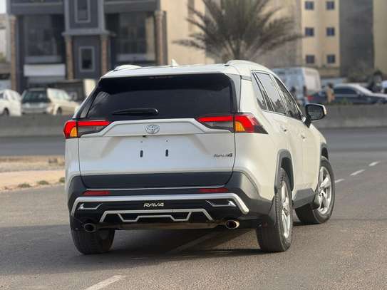 TOYOTA RAV4 2021 image 8