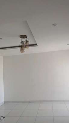 A louer un grand studio liberte6 image 1