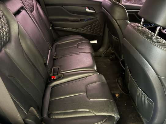 Hyundai Santa Fe Anne 2019 full option image 6