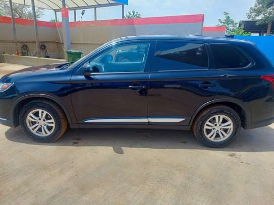 MITSUBISHI OUTLANDER 2019 image 5