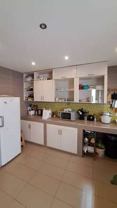 MAGNIFIGUE DUPLEX F6 A LOUER AUX ALMADIES image 9