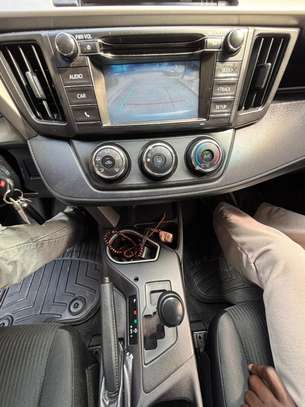 TOYOTA RAV 4 XLE ANNÉE 2017 image 12