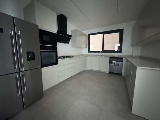 Appartement a louer corniche plateau image 3