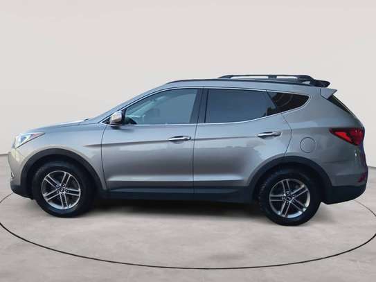 Hyundai Santa Fe 2017 – Intérieur cuir – Excellent état image 5