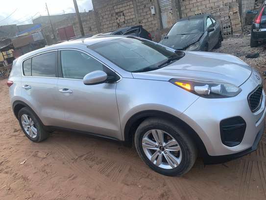 KIA SPORTAGE image 3
