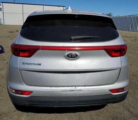 Kia Sportage image 4