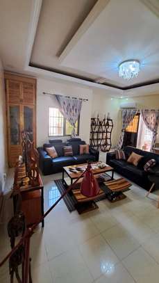 2 CHAMBRES MEUBLEES A LOUER AUX MAMELLES image 2