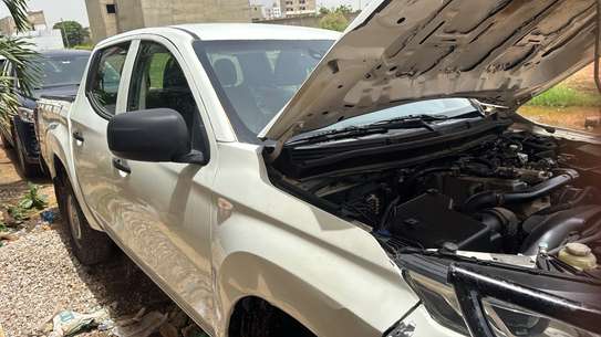 Mitsubishi L200 2022 image 12