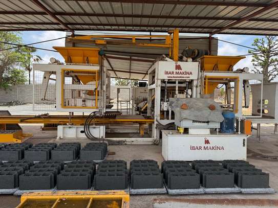 Machine briques industrielles image 1