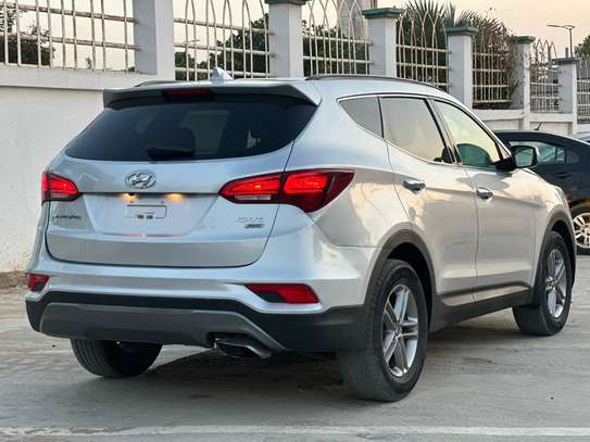 HYUNDAI SANTA FE 2017 image 5