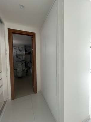 Très joli F4 épuré neuf très moderne aux Almadies image 15