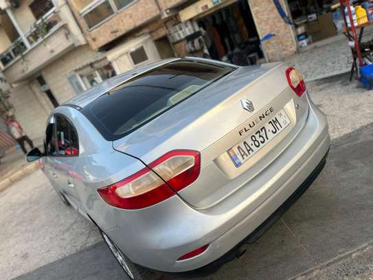 Renault fluence 2012 image 3