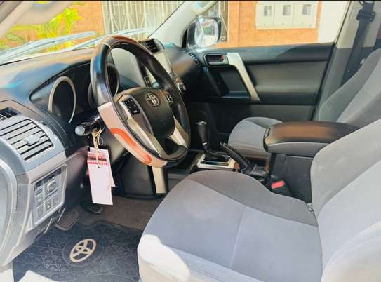 TOYOTA PRADO image 10