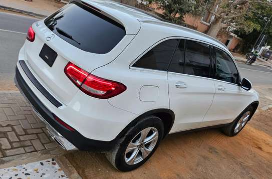 2018 Mercedes GLC 300 image 3