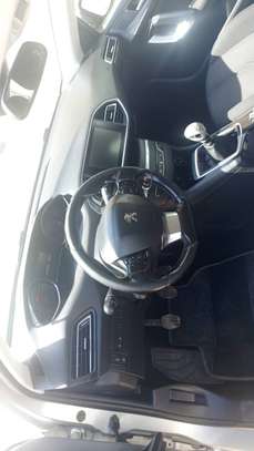 Peugeot 308 2016 image 10