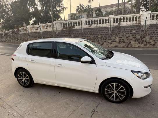 Peugeot 308 modèle 2016 image 2