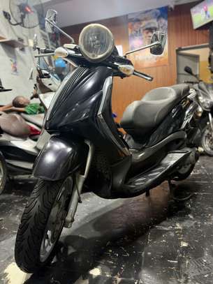 Beverly, Tureur, moteur 250 CC année 2014, venant avec Cmc image 10