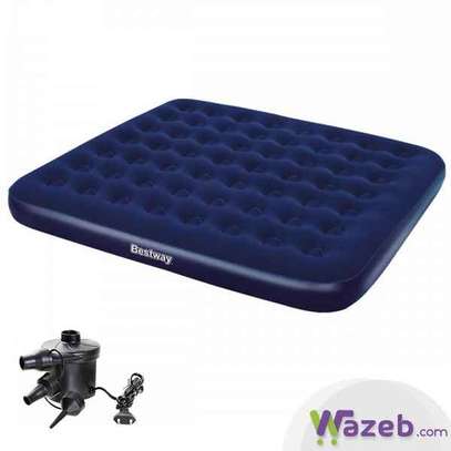 Matelas Gonflable plus gonfleur électrique 2 place image 1