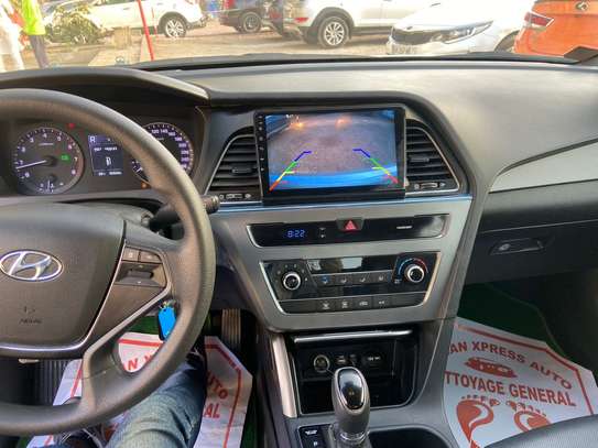 Hyundai image 6