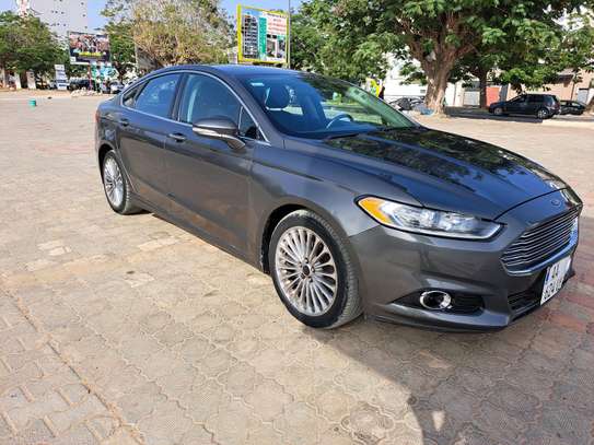 Ford Fusion Gris métallisé Berline image 2