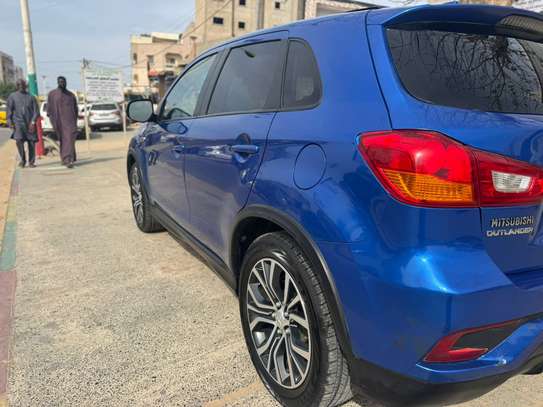 Mitsubishi Outlander image 13