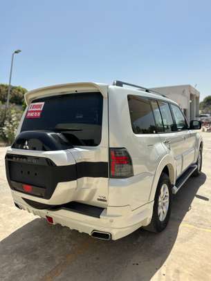 Mitsubishi Pajero 2016 image 13