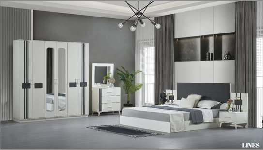CHAMBRE A COUCHER 6BATTANTS 4PIECES BLANC GRIS LINES image 2