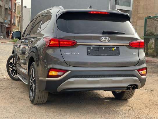 Hyundai santafe 2019 image 5