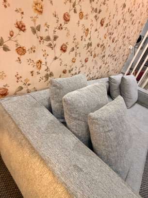 Canapé hyper confortable 2 places. image 5