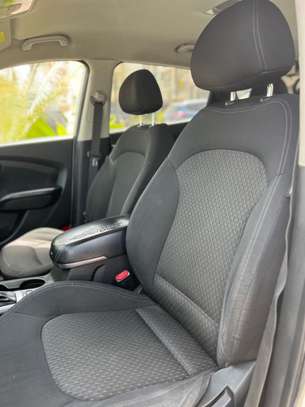 Hyundai Tucson image 8
