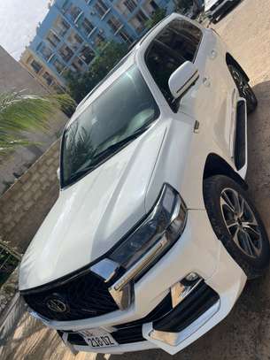 Toyota land cruiser image 1