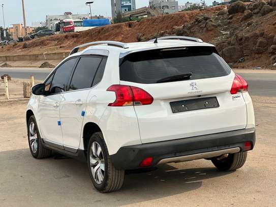 Peugeot 2008 2015 diesel image 8